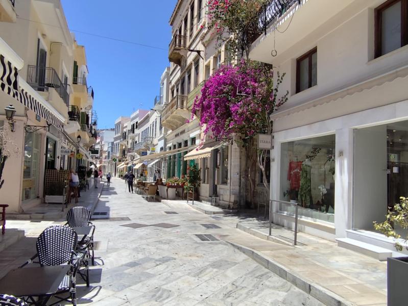 Για το φθινόπωρο το έργο του Open Mall στα καταστήματα 