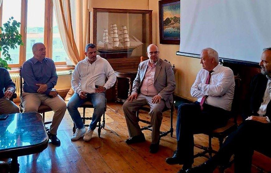 Ζητήθηκε η κοινοβουλευτική του στήριξη για ζητήματα που αφορούν το νησί