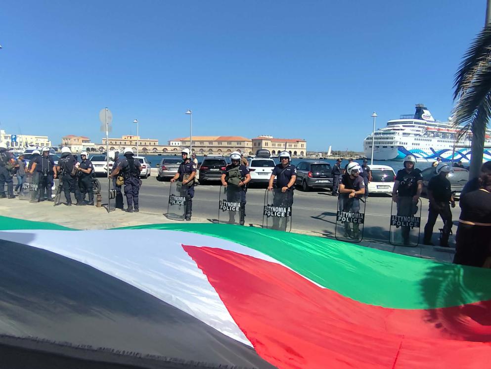 Ξανά στη “σκιά” διαδηλωτών οι Ισραηλινοί επισκέπτες στη Σύρο 