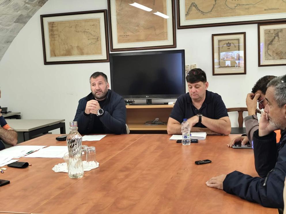 Ζουμ στις ανάγκες του λιμένα Ερμούπολης 