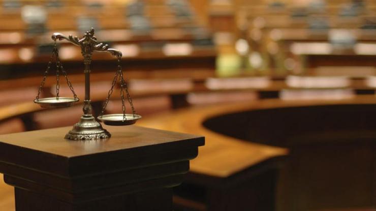 Αντιμέτωπος με τρία κακουργήματα ο 89χρονος για τις επιθέσεις σε ΕΦΚΑ και Πρωτοδικείο 