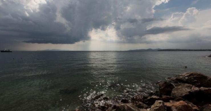 Καιρός: Συννεφιά με τοπικές βροχές και μεμονωμένες καταιγίδες