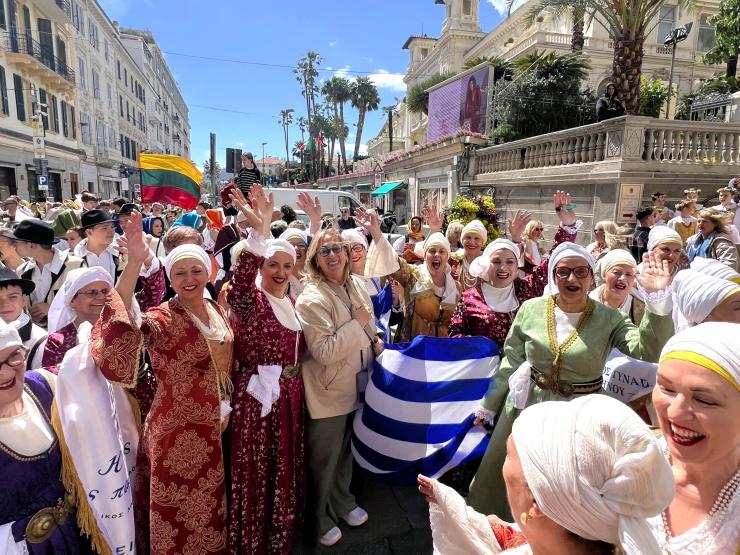 «Η σοφία της παράδοσης» στο Διεθνές Φεστιβάλ Φολκλόρ «Κυανή Ακτή»
