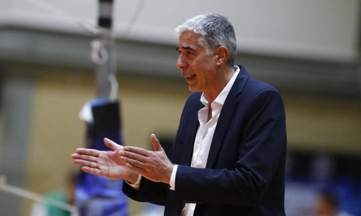 Και επίσημα νέος προπονητής του ΦΟΙΝΙΚΑ Σύρου, ο Άκης Χατζηαντωνίου 