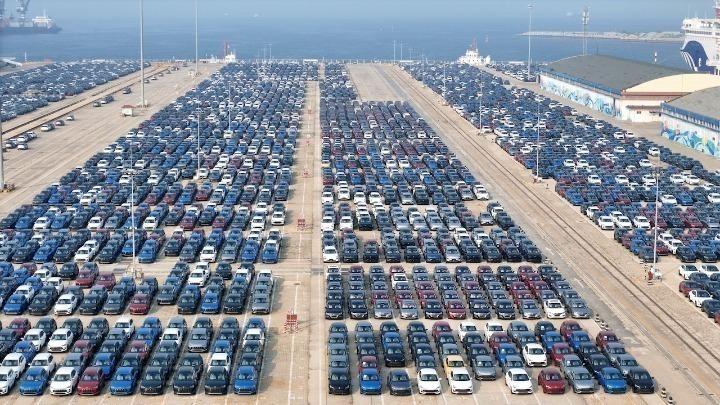 ΗΠΑ: Δασμούς ύψους 25% στα εισαγόμενα ευρωπαϊκά οχήματα ανακοίνωσε ο Ντ. Τραμπ