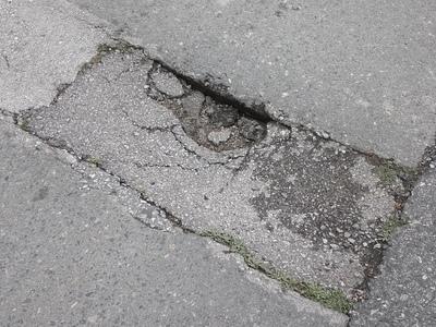 Σύρος: Κυκλοφοριακές ρυθμίσεις στο Βροντάδο για αποκατάσταση οδοστρώματος