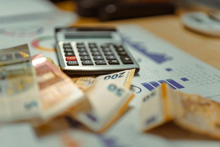 “Ανάσα” ρευστότητας αναμένεται να δώσει η νέα ρύθμιση των 72 δόσεων σε εφορία και Ταμεία