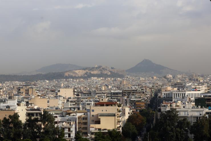 Καιρός: Στα δύο χωρισμένη η χώρα, με καταιγίδες και χαλάζι στον βορρά, λασποβροχές στον νότο