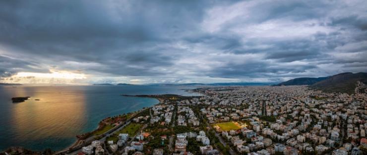 Στο πόδι οι αρχές για τη μυστηριώδη οσμή στα νότια προάστια της Αττικής