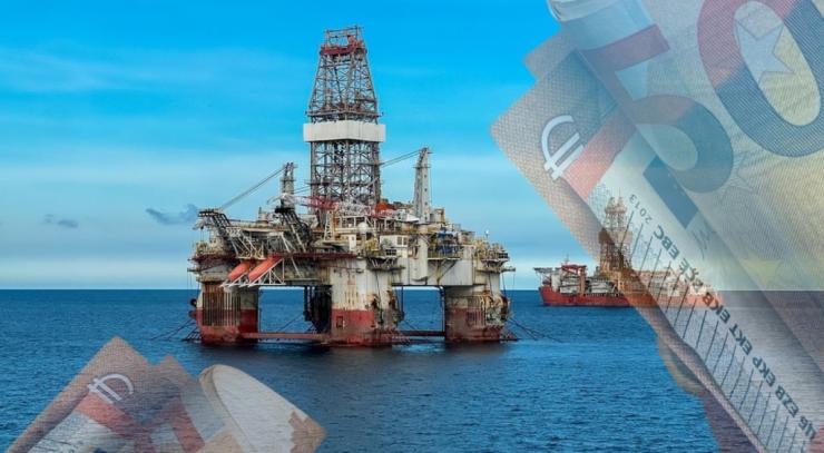 Τα νοικοκυριά “στραγγίζουν”, οι εταιρείες “θησαυρίζουν”