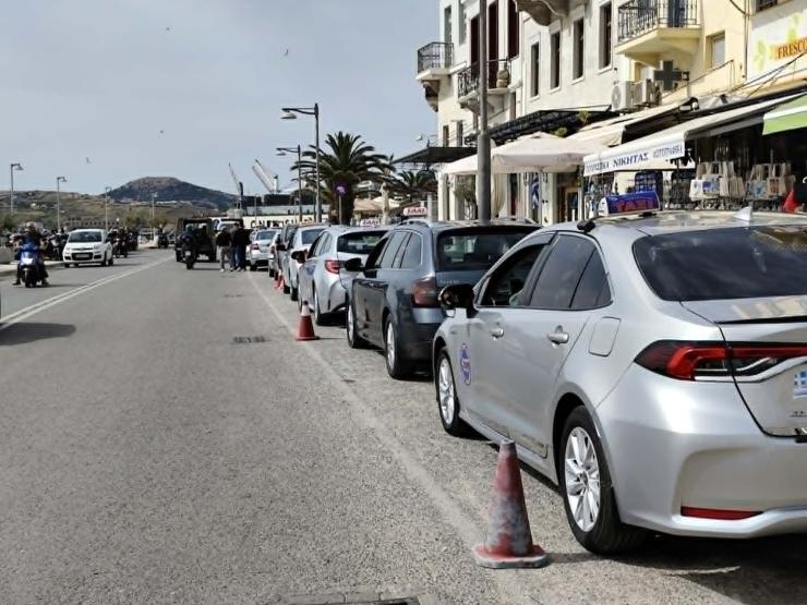 Σύρος: Νέα προσωρινή πιάτσα για τα ταξί στην παραλία της Ερμούπολης