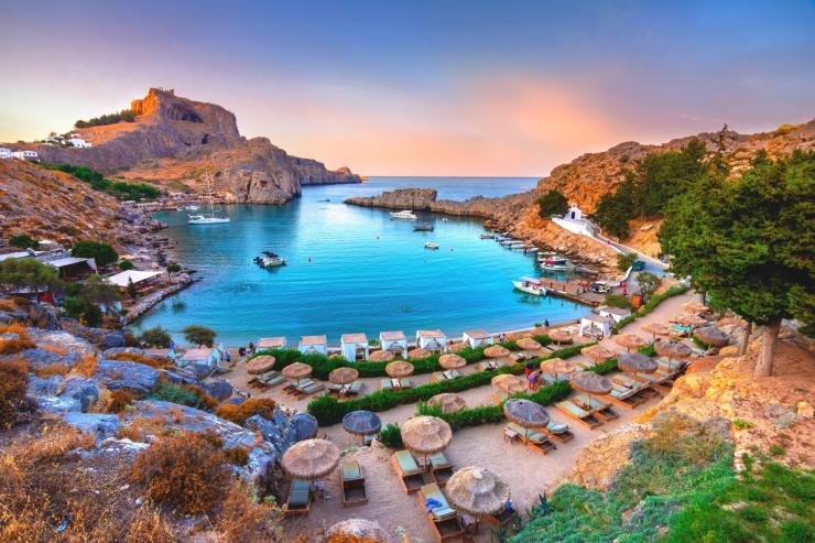 Τα τουριστικά έσοδα δεν συγκράτησαν το εμπορικό έλλειμμα