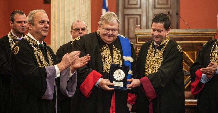 Επίτιμος διδάκτορας της Νομικής Σχολής του ΕΚΠΑ αναγορεύτηκε ο Ευάγγελος Βενιζέλος