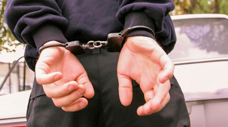 Σύλληψη τριών ατόμων για διακίνηση μεγάλων ποσοτήτων ναρκωτικών στην Αττική - Κατασχέθηκαν 10 κιλά ηρωίνης και 2,2 κιλά κοκαΐνης