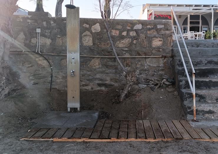 Νέος εξοπλισμός για τους λουόμενους στην παραλία του Μέγα Γιαλού