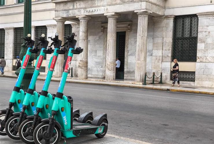 Τέλος τα ηλεκτρικά πατίνια για ανηλίκους κάτω των 17: Υποχρεωτική ασφάλιση και τσουχτερά πρόστιμα