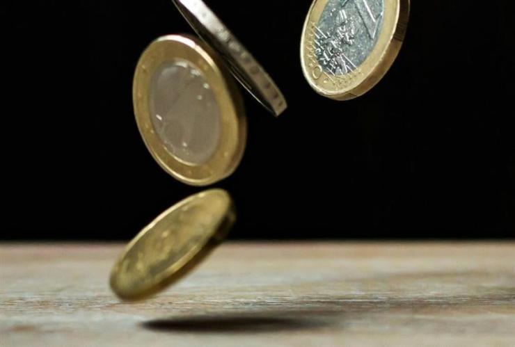 Συντάξεις: Ποιοι παίρνουν το επίδομα των 300 ευρώ