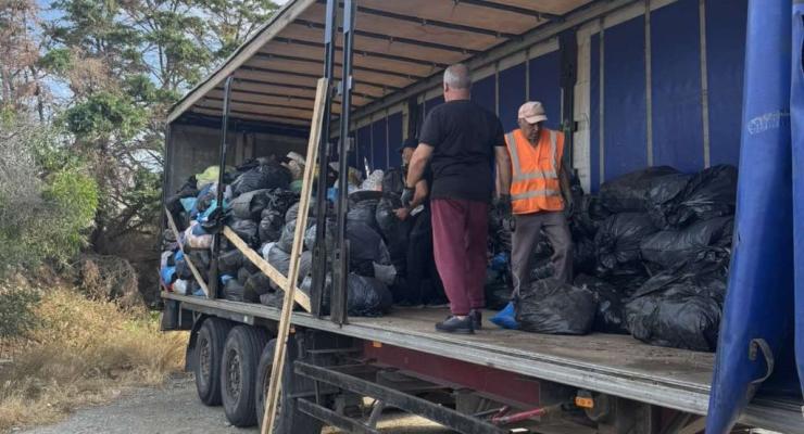Σύρος: Συγκεντρώθηκαν σχεδόν εννέα τόνοι ανακυκλώσιμων ενδυμάτων