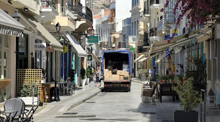 Σύρος: Έρχεται το θερινό ωράριο φορτοεκφορτώσεων στην Ερμούπολη