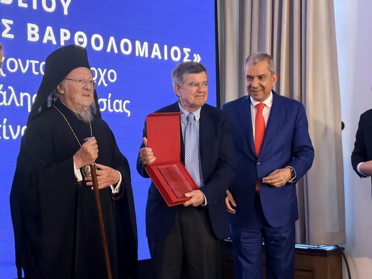 Κωνσταντινούπολη: Η βράβευση του Αθ. Μαρτίνου και το μήνυμα στήριξης του Ελληνισμού της Πόλης