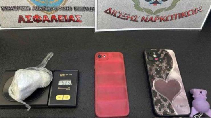Συνελήφθη 20χρονη με κοκαΐνη σε πλοίο στον Πειραιά