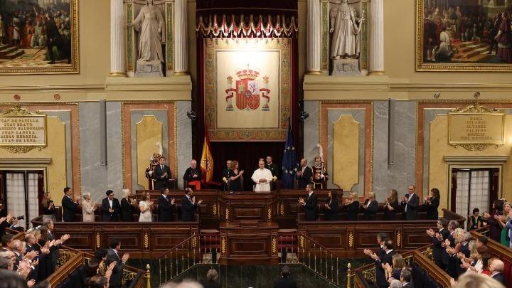 Ο κόσμος βρίσκεται σε "βαθιά" κρίση, λέει ο πάπας Λέων ΙΔ' σε ομιλία του στο ισπανικό κοινοβούλιο