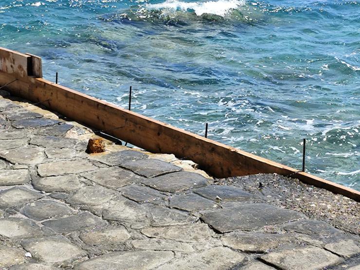 Επιχείρηση αποκατάστασης στα Κύματα 