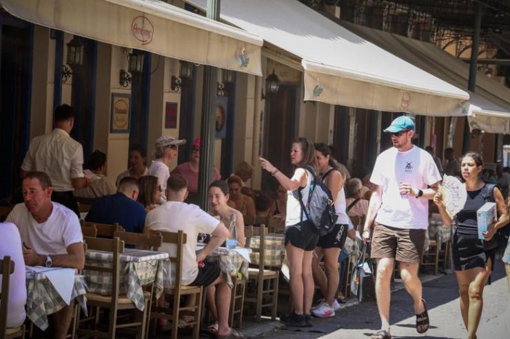 ΑΑΔΕ: Στο “κόκκινο” οι έλεγχοι σε νησιά και τουριστικές περιοχές με drones και μικτά κλιμάκια