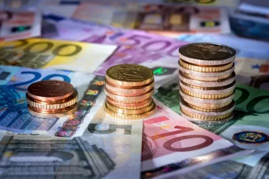 Πού τοποθετούν τα χρήματά τους τα νοικοκυριά