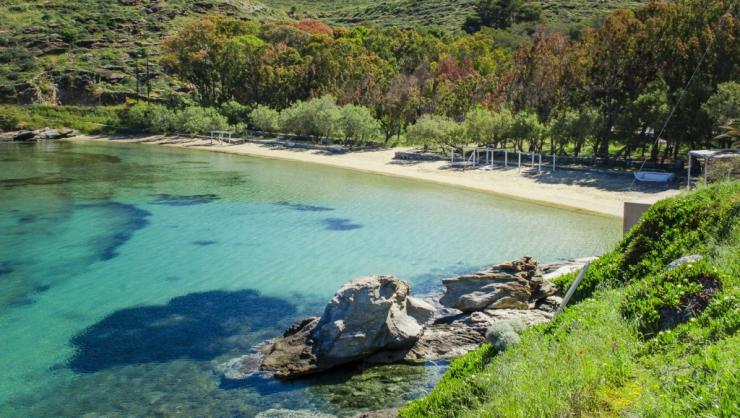Οργανώνεται πολυετής καθαρισμός των παραλιών της Κέας
