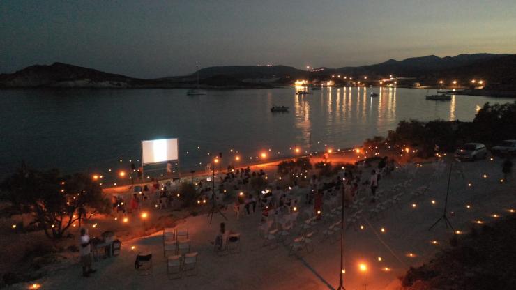 Ένα βραβευμένο μετακινούμενο υπαίθριο σινεμά, με παγκόσμια ανταπόκριση