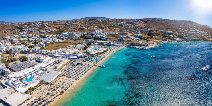 Ηχηρή αντίδραση της Μυκόνου για τις αυξήσεις στα μισθώματα των παραλιών