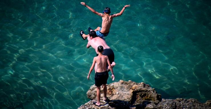 Κολύμβηση στα σχολεία: To μάθημα επεκτείνεται και στη Δ' Δημοτικού από τη νέα σχολική χρονιά