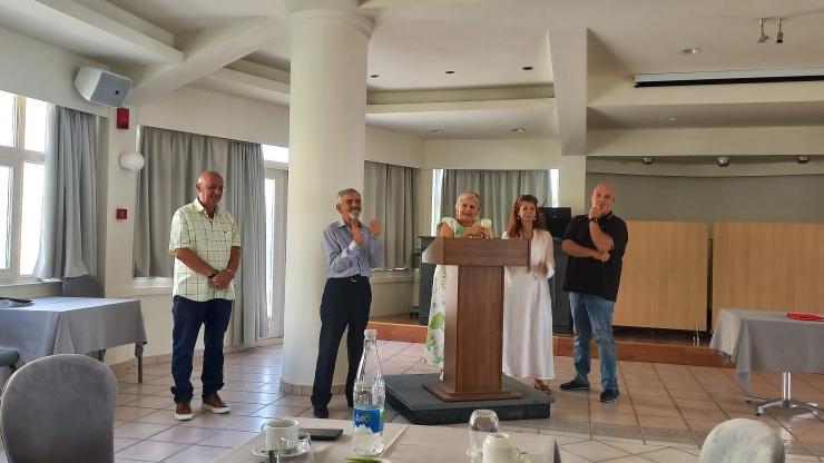 Σύρος: Τιμήθηκε για την πολυετή προσφορά του, ο διευθυντής Νεφρολόγος του Νοσοκομείου, Βασίλης Παπαχριστόπουλος 