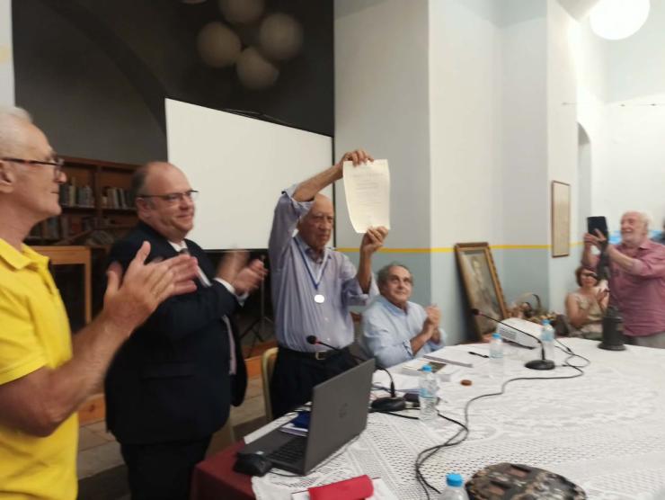 Ύψιστη τιμή για τον Δημήτρη Βαρθαλίτη και τα “Συριανά Γράμματα”