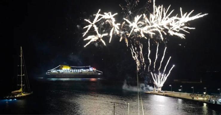 Το Blue Star Μύκονος απέδωσε τιμές στη Μεγαλόχαρη της Τήνου (VIDEO)
