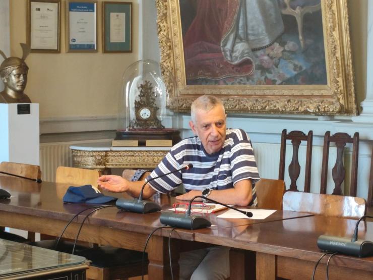 Σύρος εξ αρχής: "Μεγαλύτερη έκπληξη προκαλεί η επίκληση του αντιρατσιστικού νόμου"
