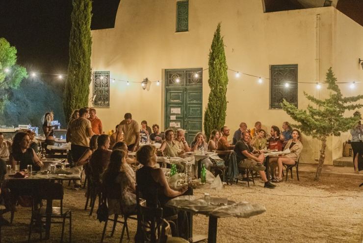 Λαϊκές και ρεμπέτικες βραδιές στην κατασκήνωση "Νήτες" στον Μέγα Γιαλό