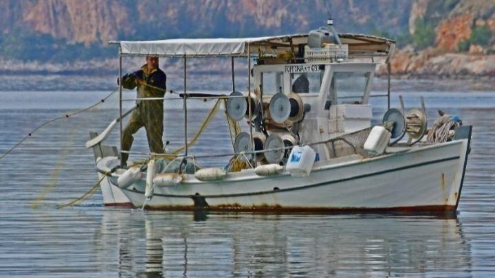 Δεύτερη πηγή εισοδήματος για τους επαγγελματίες ψαράδες ο αλιευτικός τουρισμός