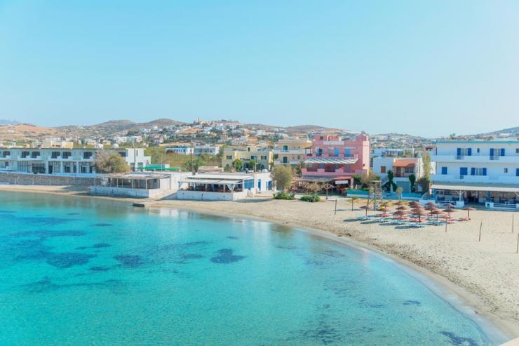 Σύρος: Άμεση διάσωση 16χρονης στη Βάρη μετά από πτώση από τον μώλο