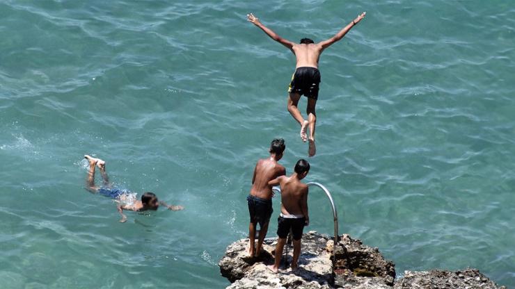 Ιστορικοί καύσωνες στην Ευρώπη: Ο φετινός Ιούλιος ο θερμότερος όλων