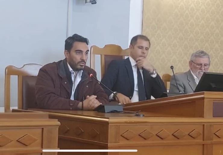 Αντώνης Χάλαρης: “Οι νησιώτες αποφασίζουν, η κυβέρνηση πάλι τους αγνοεί”