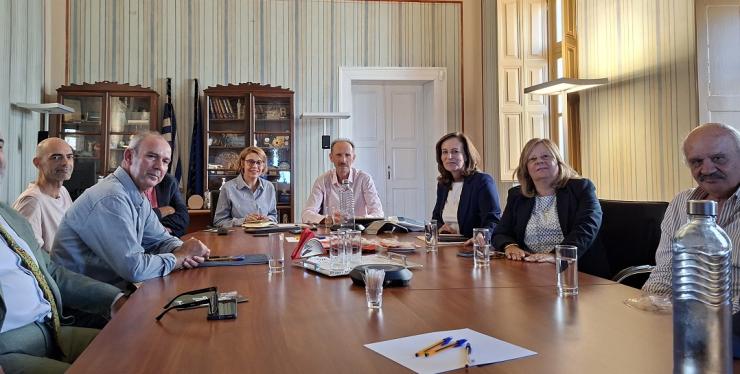Σύρος: Η Άννα Διαμαντοπούλου στο Επιμελητήριο Κυκλάδων