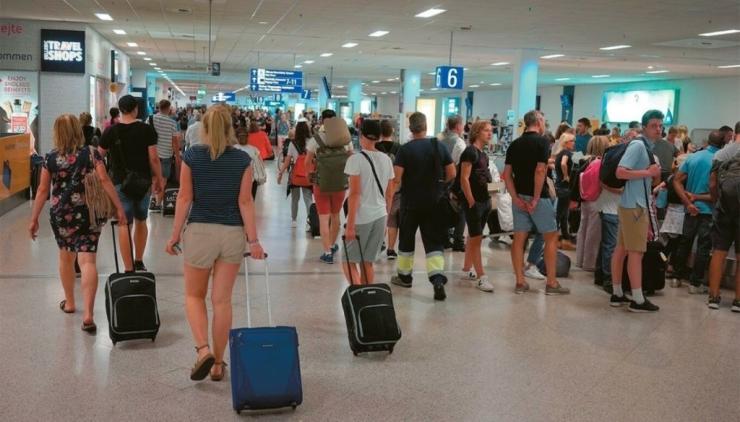 Ιστορικό ρεκόρ για το αεροδρόμιο της Αθήνας: Πρώτη φορά πάνω από 4 εκατ. επιβάτες σε μηνιαία βάση