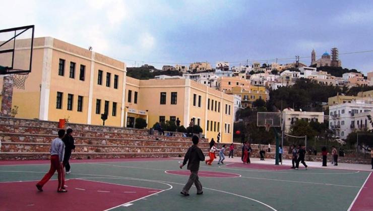 Με ελλείψεις στη γραφική ύλη η νέα σχολική χρονιά 