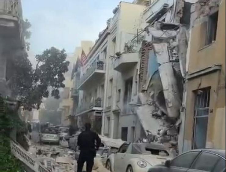 Έκρηξη στο κέντρο της Αθήνας: Κατέρρευσε παλιό κτίριο στην Πλάκα