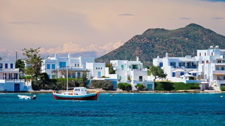 Μήλος: Η ΕΛΛΕΤ ζητά έλεγχο σε περίπου 30 οικοδομικές άδειες