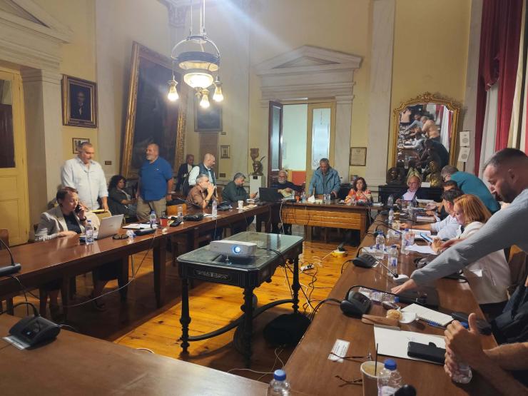 Πολιτική σήψη και υποβάθμιση του θεσμού του Δημοτικού Συμβουλίου