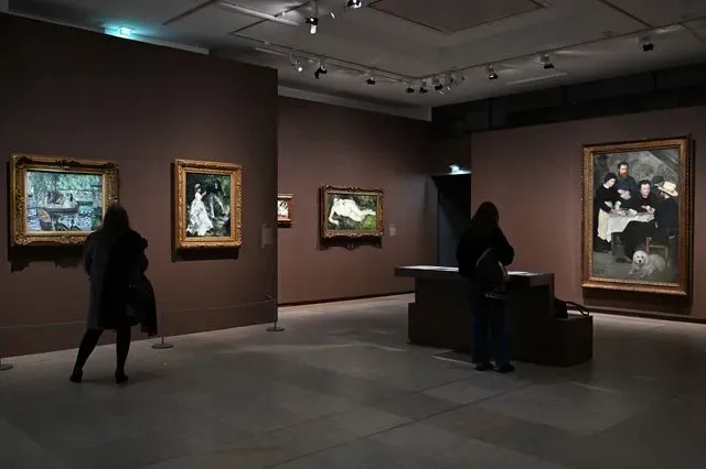 Κινηματογραφική ληστεία στο Μουσείο Ρενουάρ στη Γαλλία: Έκοψαν τον φράχτη με «ηλεκτρικό μαχαίρι και σιδηροπρίονο»
