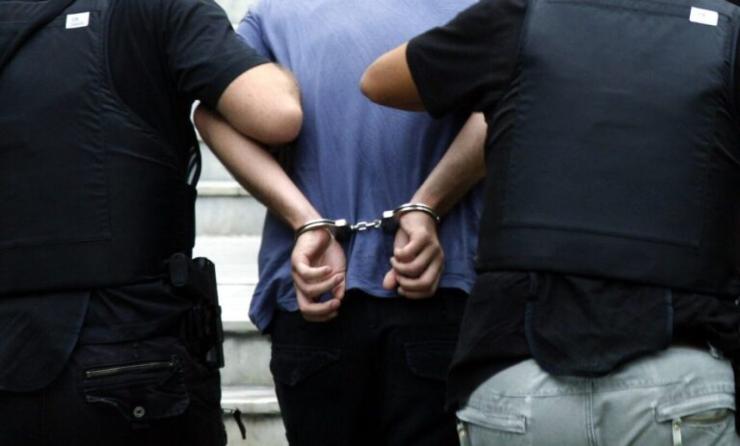 Συνελήφθη 26χρονος με πάνω από δύο κιλά κάνναβης στον Πειραιά